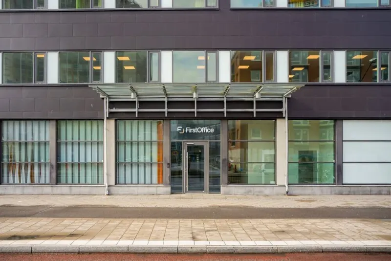 FirstOffice Kontorshotell Östra Varvsgatan 2B dörren